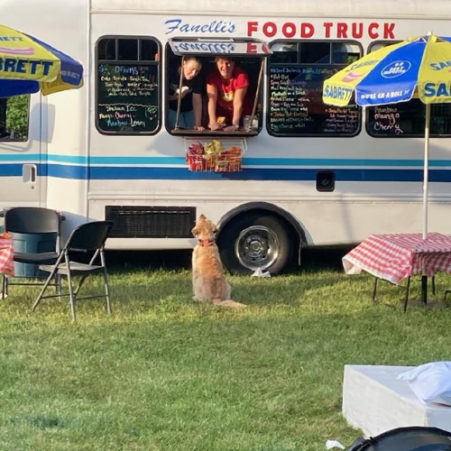 Fanelli’s Deli Dogs Food Truck
